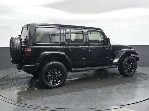 Used 2021 Jeep Wrangler Unlimited Sahara AWD/4WD image 2