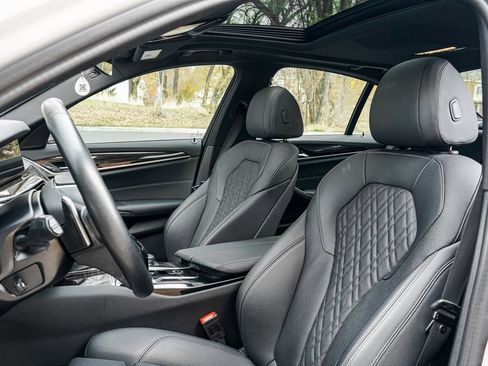 Used 2022 BMW 530i xDrive w/ Convenience Package image 16