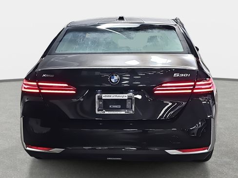 New 2026 BMW 530i xDrive 530i xDrive w/ Premium Package image 5