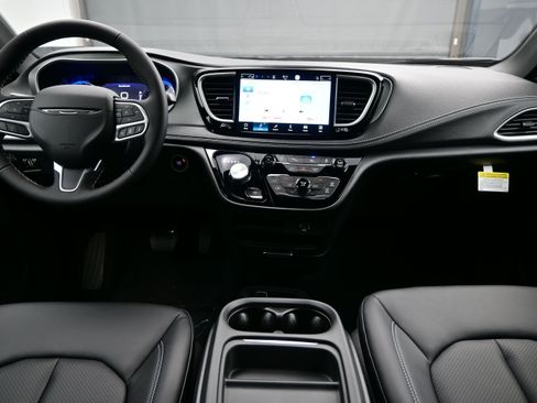 New 2027 Chrysler Pacifica Select AWD/4WD image 9