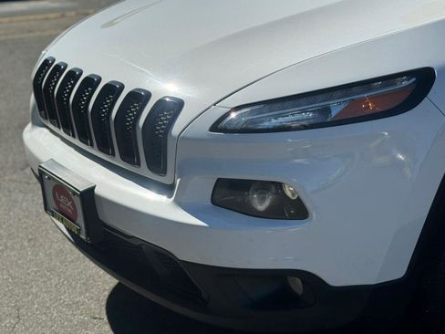 Used 2018 Jeep Cherokee Limited w/ High Altitude Package image 9
