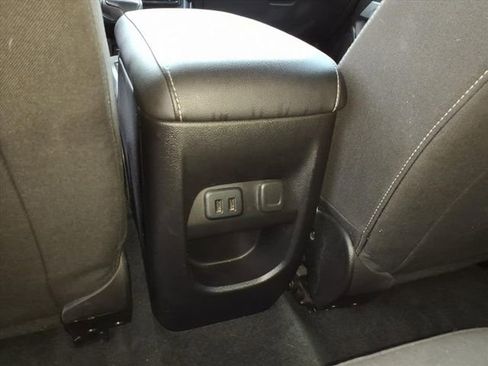 Used 2017 Chevrolet Colorado LT image 18