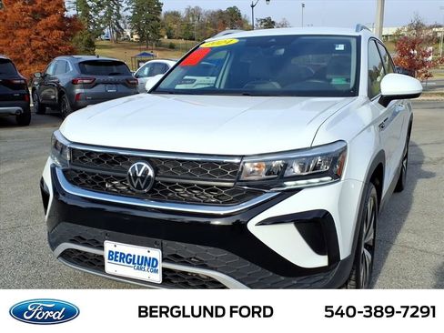 Used 2024 Volkswagen Taos SE image 10