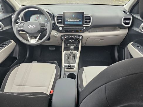 Used 2026 Hyundai Venue SEL FWD image 13