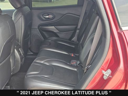 Used 2021 Jeep Cherokee Latitude Plus AWD/4WD image 17