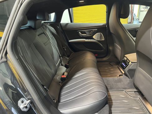 Used 2022 Mercedes-Benz EQS 580 4MATIC Sedan image 17