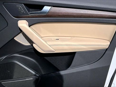 Used 2023 Audi Q5 e Prestige image 23