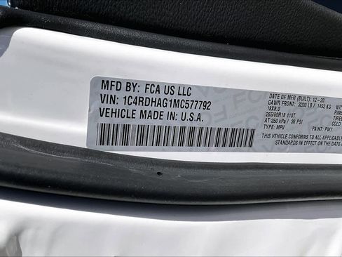 Used 2021 Dodge Durango SXT image 30