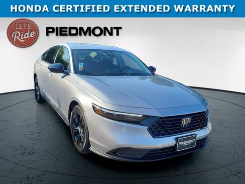 Used 2025 Honda Accord SE image 4