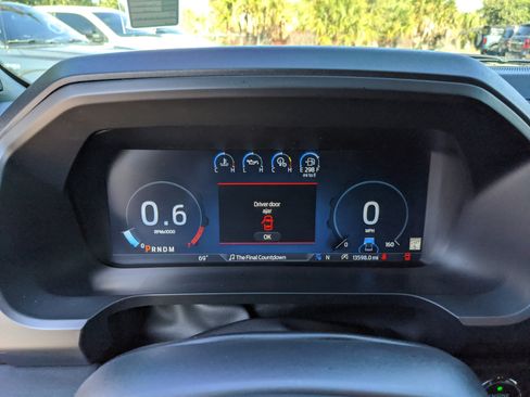 Used 2024 Ford Expedition Platinum image 37