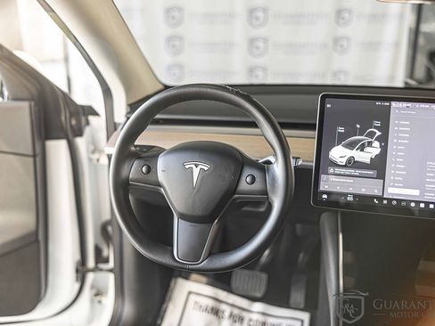 Used 2020 Tesla Model Y Long Range image 33