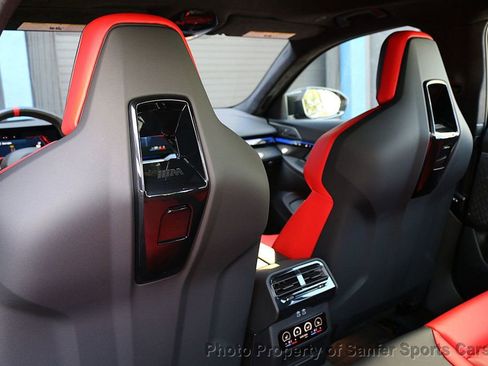 Used 2025 BMW M5 w/ Carbon Package image 31