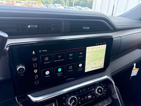 Used 2024 GMC Sierra 2500 Denali w/ Technology Package AWD/4WD image 36