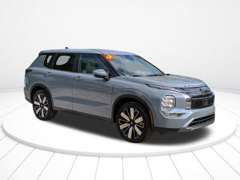 New 2026 Mitsubishi Outlander SE FWD image 2