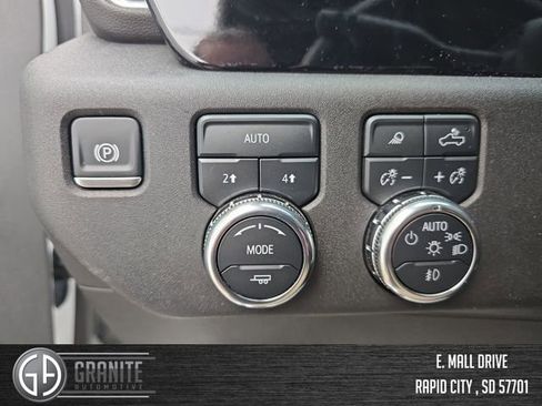 Used 2024 GMC Sierra 1500 SLT image 29