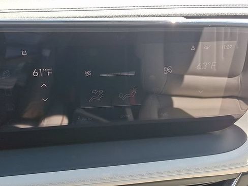 Used 2025 Buick Encore GX Avenir w/ Avenir Convenience Package AWD/4WD image 17