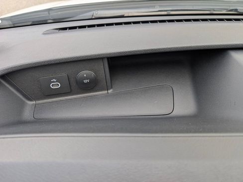 Used 2023 Ford Transit 350 XLT image 13