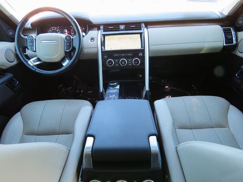 Used 2018 Land Rover Discovery HSE image 30