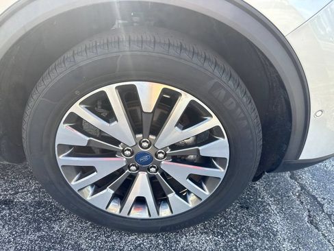 Used 2020 Ford Escape Titanium AWD/4WD image 48