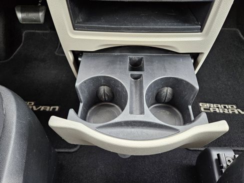 Used 2017 Dodge Grand Caravan SE w/ Power Window Group image 45