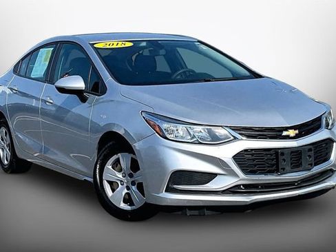 Used 2018 Chevrolet Cruze LS FWD image 10