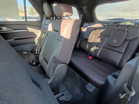 New 2026 Ford Explorer Platinum image 25