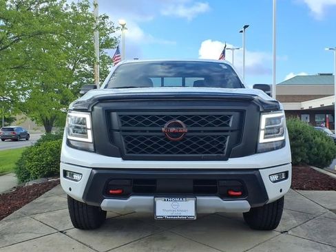 Used 2023 Nissan Titan PRO-4X w/ Pro-4x Convenience Package AWD/4WD image 2
