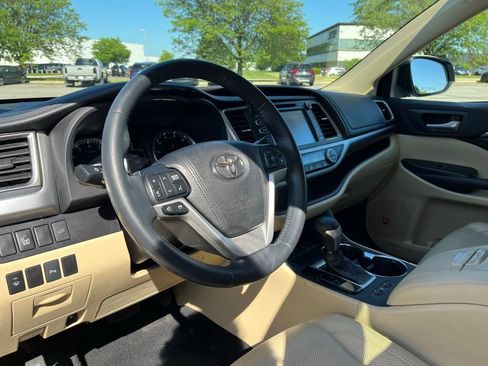 Used 2016 Toyota Highlander Limited AWD/4WD image 16