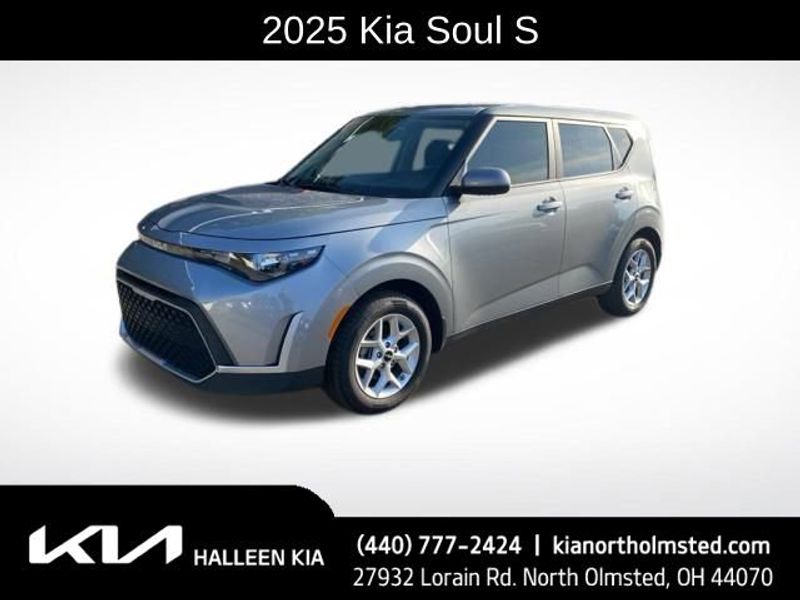 Certified 2025 Kia Soul S image 1