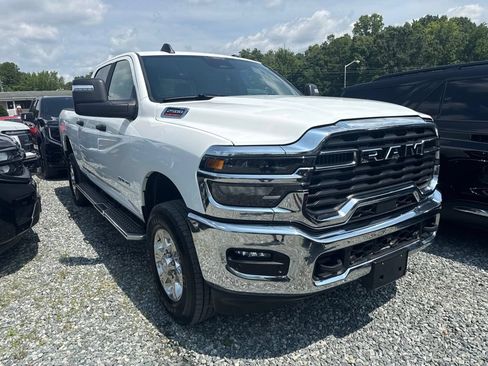 Used 2026 RAM 2500 Big Horn AWD/4WD image 2