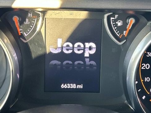 Used 2021 Jeep Gladiator Sport image 26