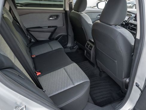 Used 2023 Nissan Rogue SV image 35