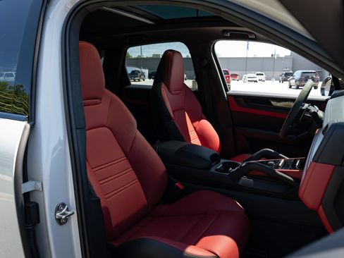 Used 2023 Porsche Cayenne GTS AWD/4WD image 47