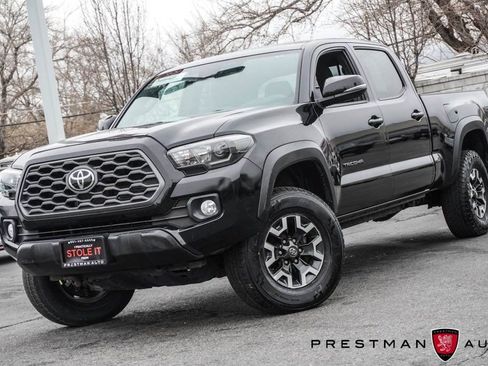 Used 2020 Toyota Tacoma TRD Off-Road w/ Technology Package image 17