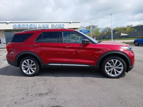 Certified 2023 Ford Explorer Platinum w/ Technology Package AWD/4WD image 3