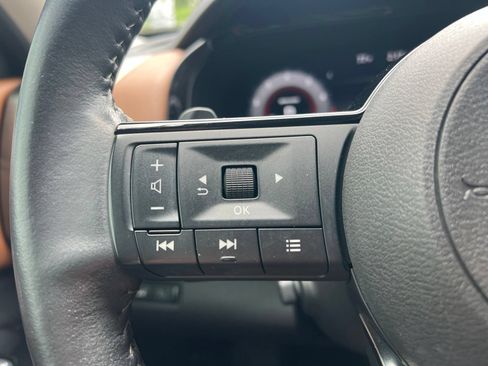 Used 2023 Nissan Pathfinder Platinum FWD image 14