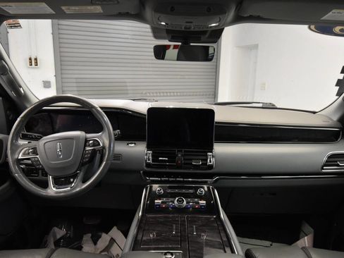 Used 2018 Lincoln Navigator Reserve w/ Technology Package image 22