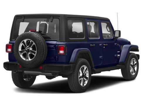 Used 2018 Jeep Wrangler Unlimited Sahara image 2