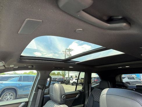 Used 2024 GMC Acadia Denali w/ Super Cruise Package FWD image 15