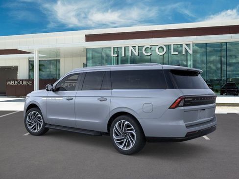 New 2026 Lincoln Navigator L Premier AWD/4WD image 4