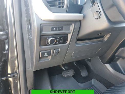 Used 2023 Ford Expedition XLT image 18