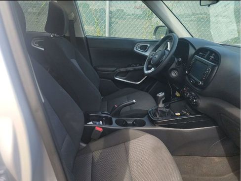 Used 2020 Kia Soul LX image 23