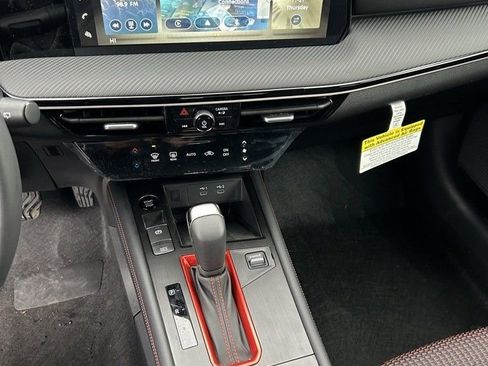 New 2025 Nissan Kicks SR w/ Illumination Package AWD/4WD image 18