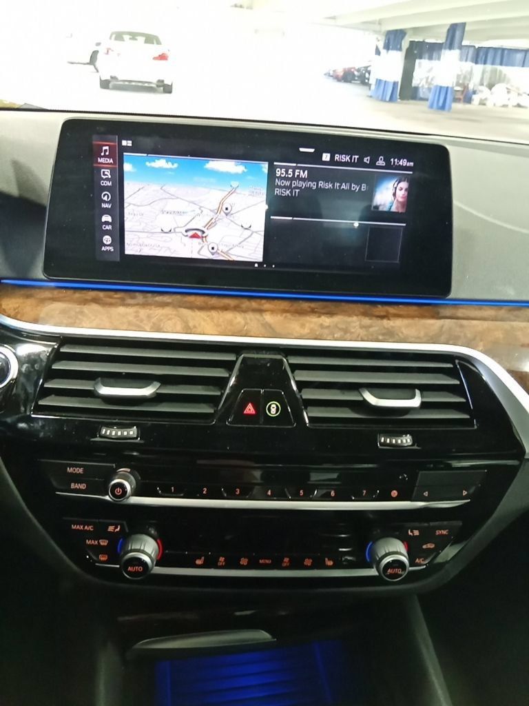 Used 2020 BMW 530i xDrive w/ Convenience Package AWD/4WD image 19