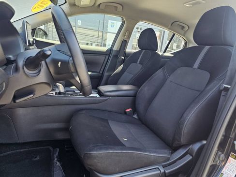 Used 2021 Nissan Sentra SV FWD image 16