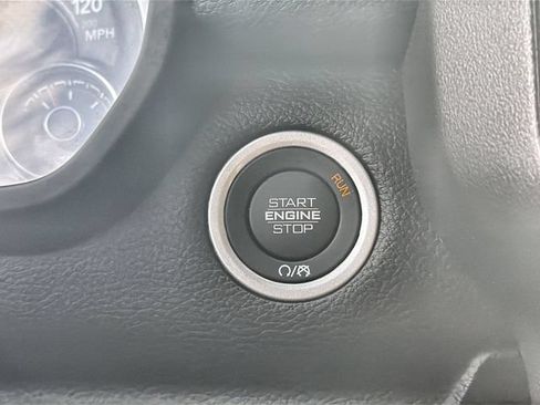 Used 2024 RAM 1500 Laramie AWD/4WD image 16