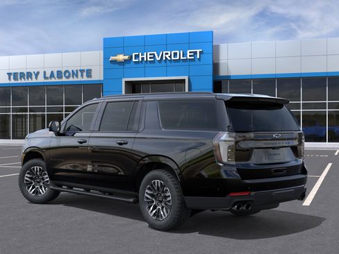 New 2026 Chevrolet Suburban Z71 AWD/4WD image 5