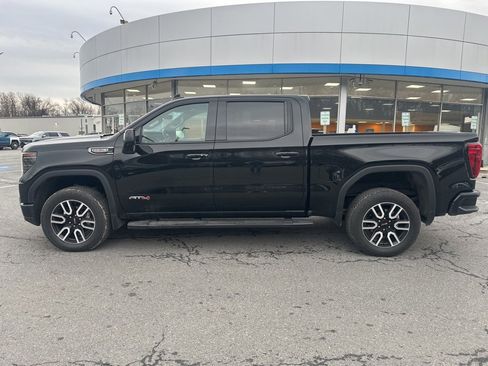 Used 2024 GMC Sierra 1500 AT4 w/ Technology Package image 8