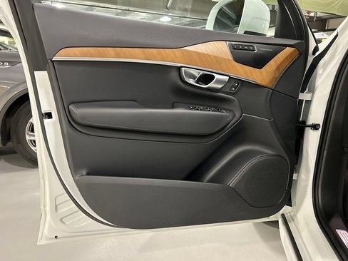 Certified 2023 Volvo XC90 B6 Plus w/ Protection Package Premier AWD/4WD image 9