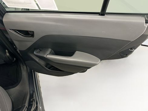 Used 2024 Subaru Crosstrek 2.0i Premium image 31